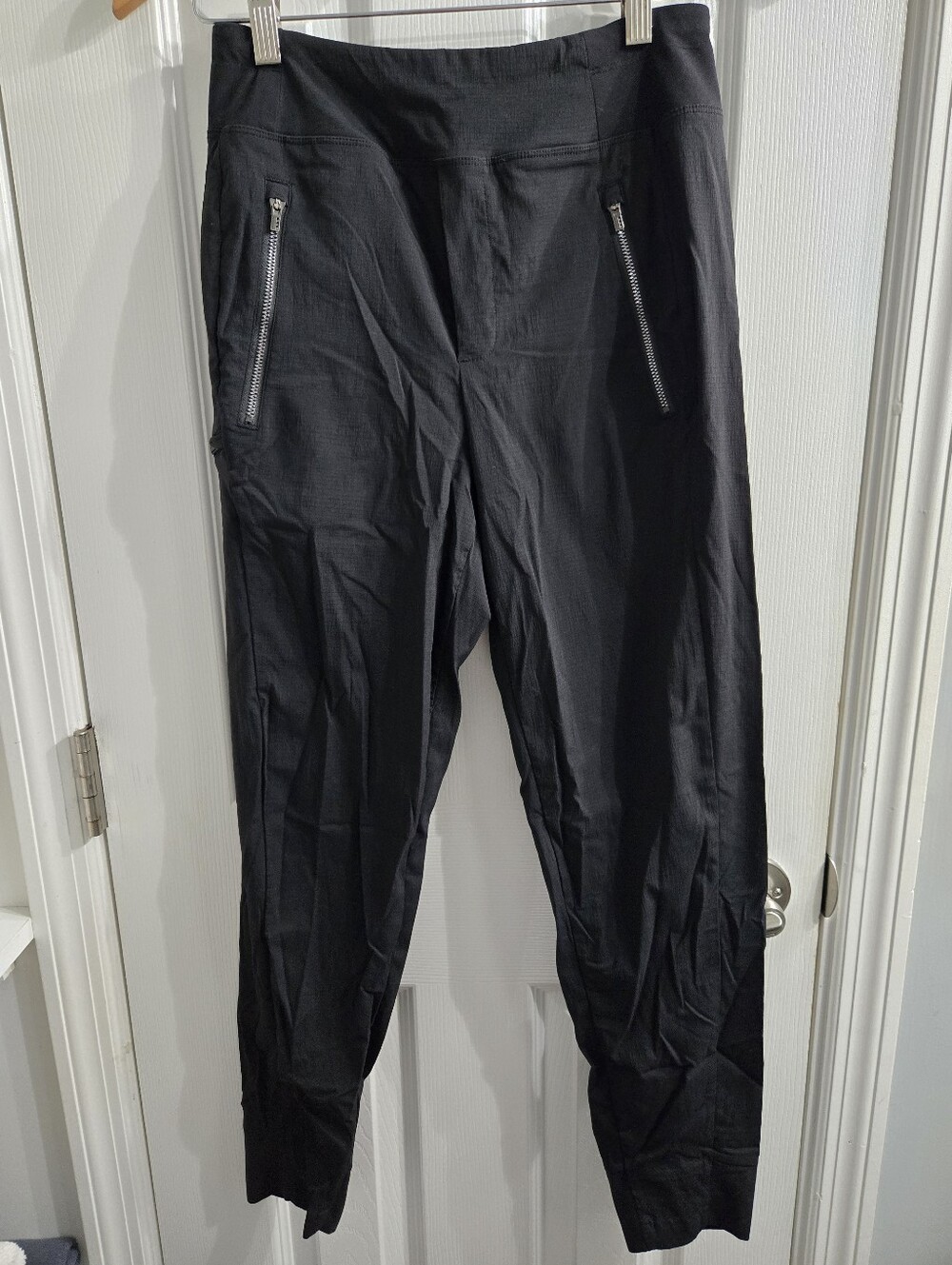 Athleta Trekkie North Joggers Black Pants Hiking Running Sz 0 NWOT